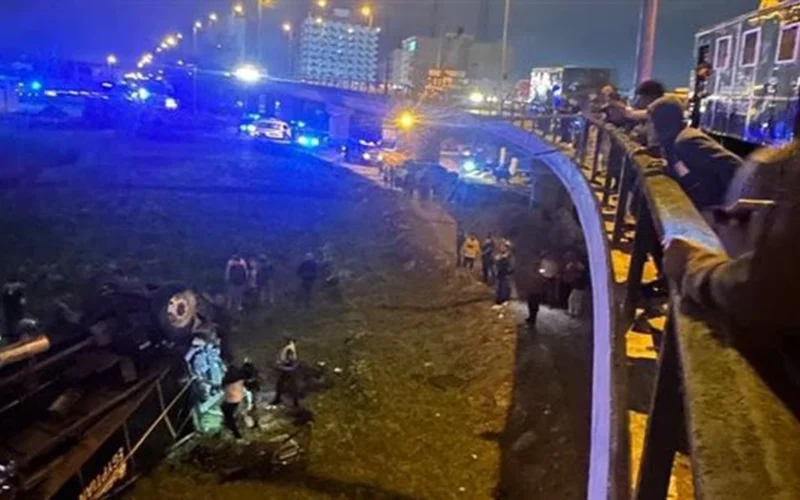 إصابة 22 فرد أمن مركزي بانقلاب سيارة ترحيلات في البحيرة وتأثير الحادث على إجراءات نقل المحتجزين